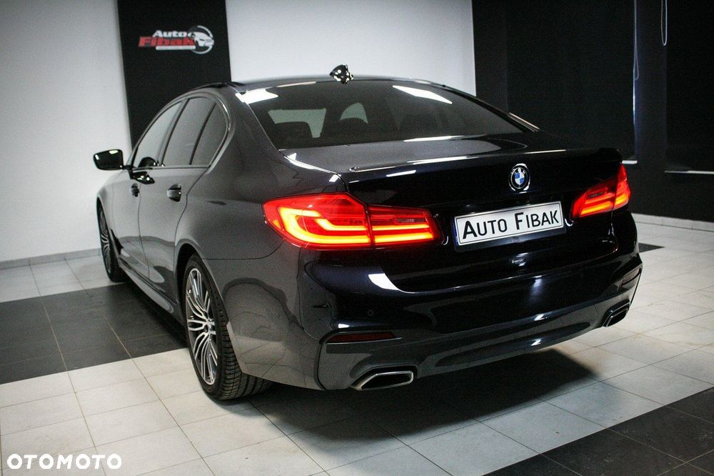 BMW Seria 5 520d M Sport - 9