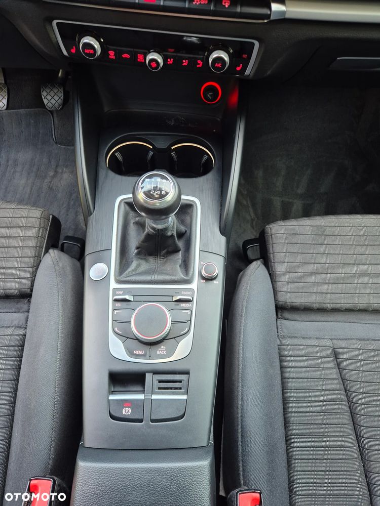 Audi A3 Sportback 2.0 TDI (clean diesel) quattro Ambition - 8