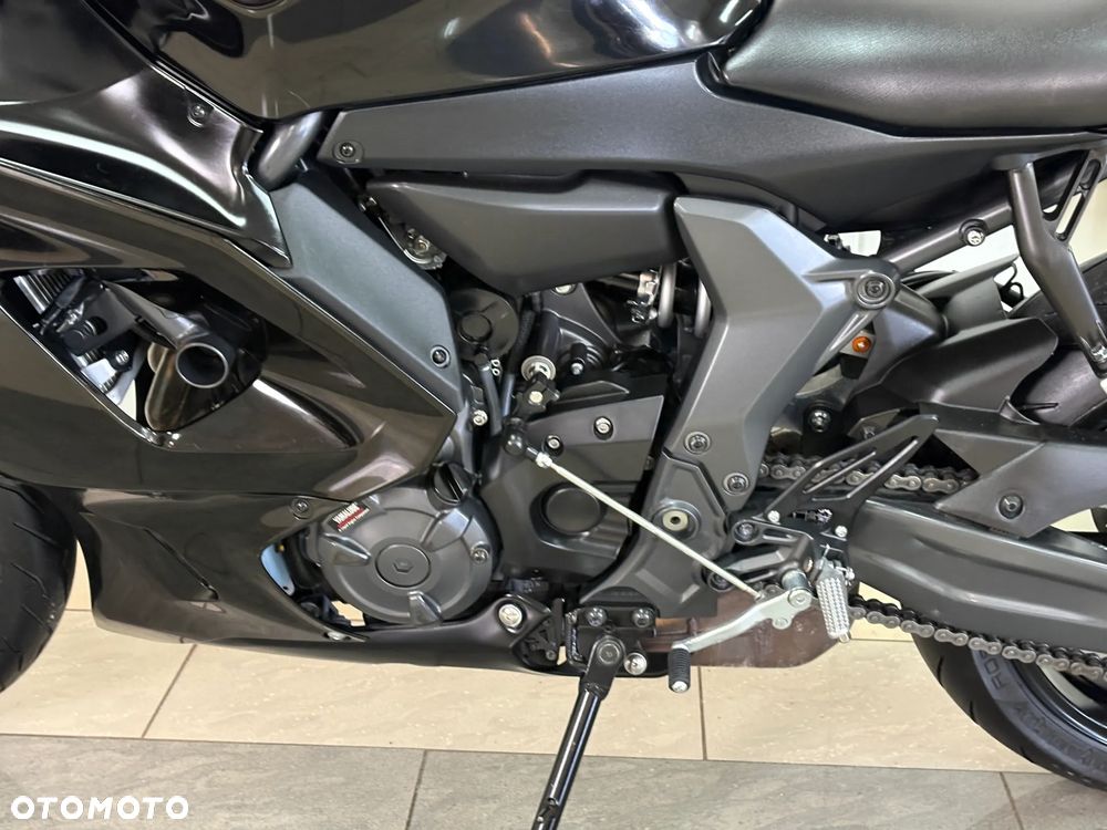 Yamaha R7 - 9