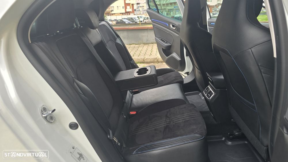 Renault Mégane 1.6 dCi GT EDC - 22