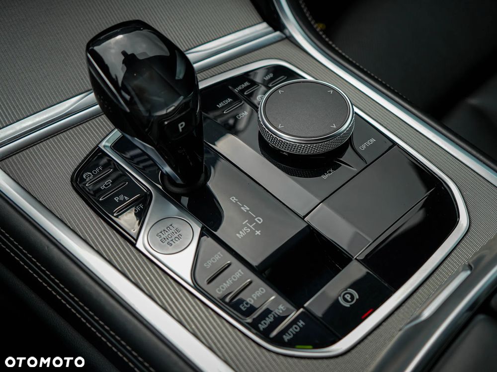 BMW Seria 8 - 16