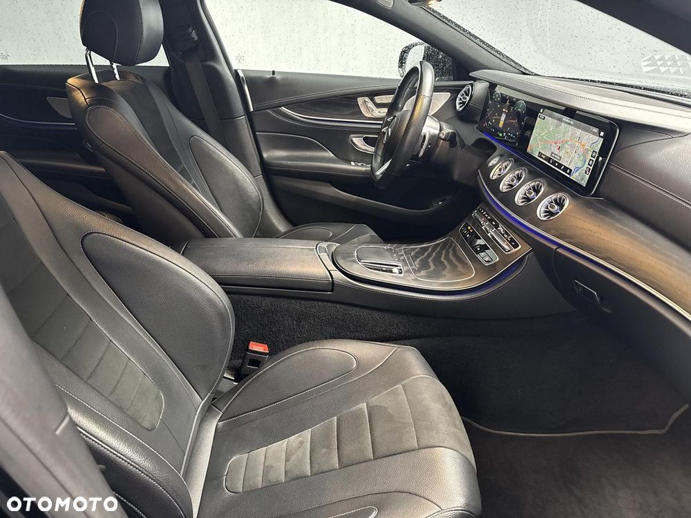 Mercedes-Benz CLS 300 d 4Matic 9G-TRONIC AMG Line - 26