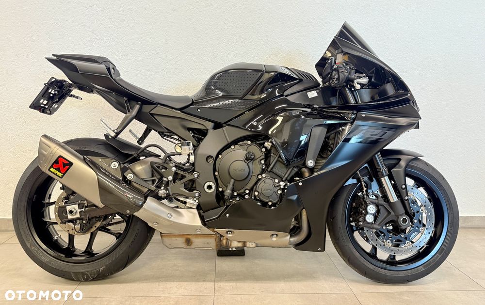 Yamaha R1 - 4