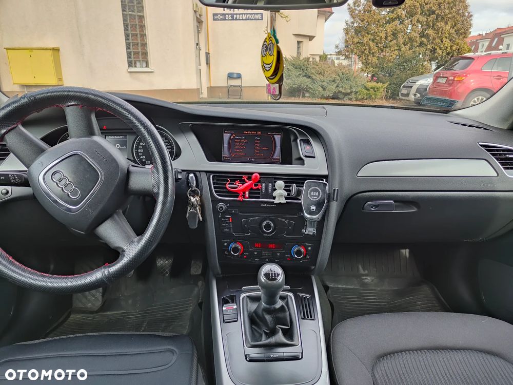 Audi A4 Limousine - 6