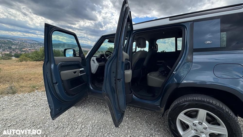 Land Rover Defender - 22