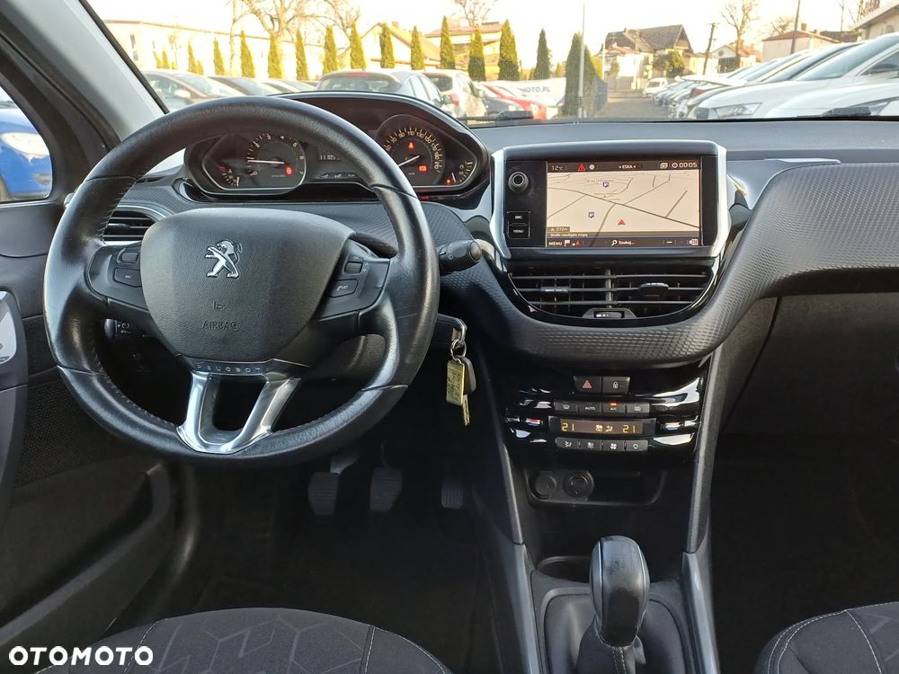 Peugeot 2008 1.2 Pure Tech Style - 21