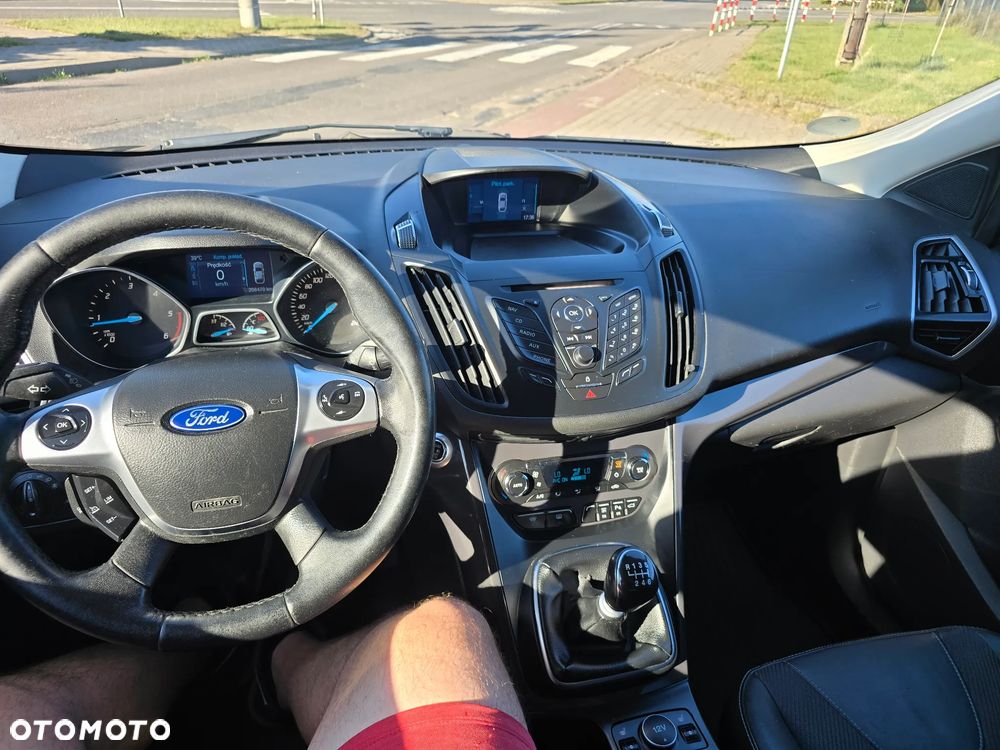 Ford Kuga 2.0 TDCi 2x4 Titanium - 21