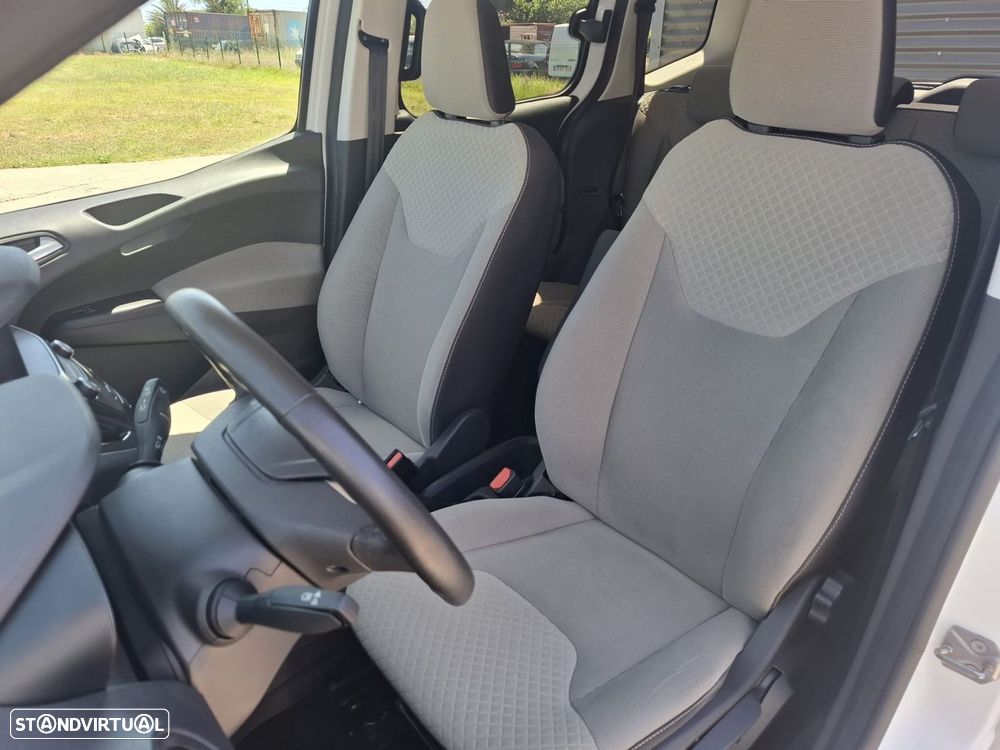 Ford Tourneo Courier 1.0 EcoBoost Titanium - 19