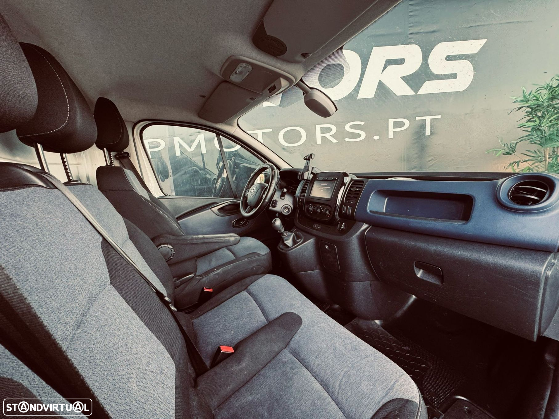 Opel Vivaro - 18