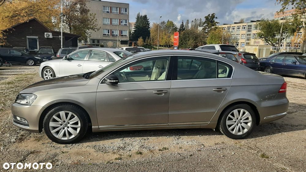 Volkswagen Passat 2.0 Blue TDI SCR Comfortline - 6