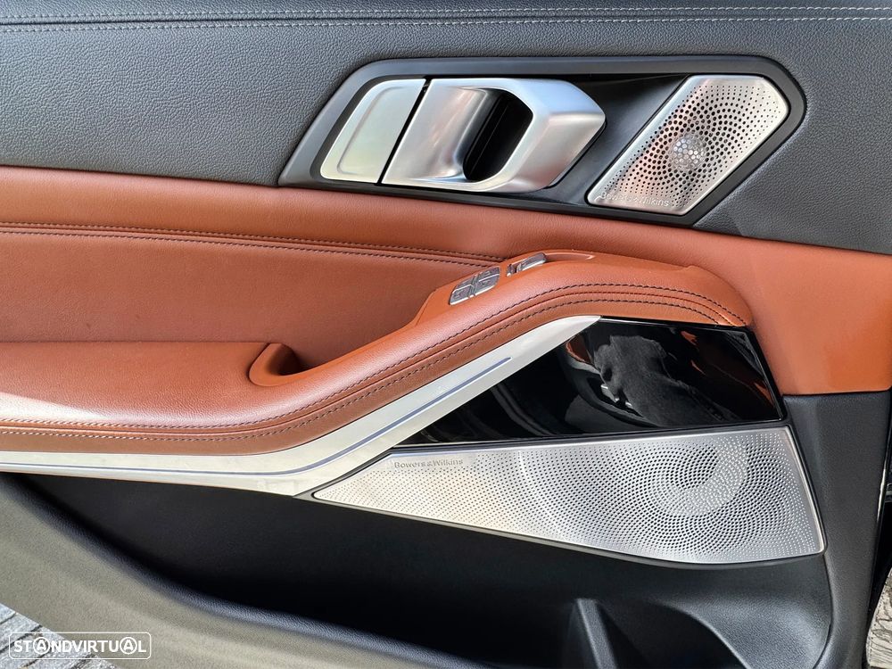 BMW X7 40 d xDrive Pack M - 25