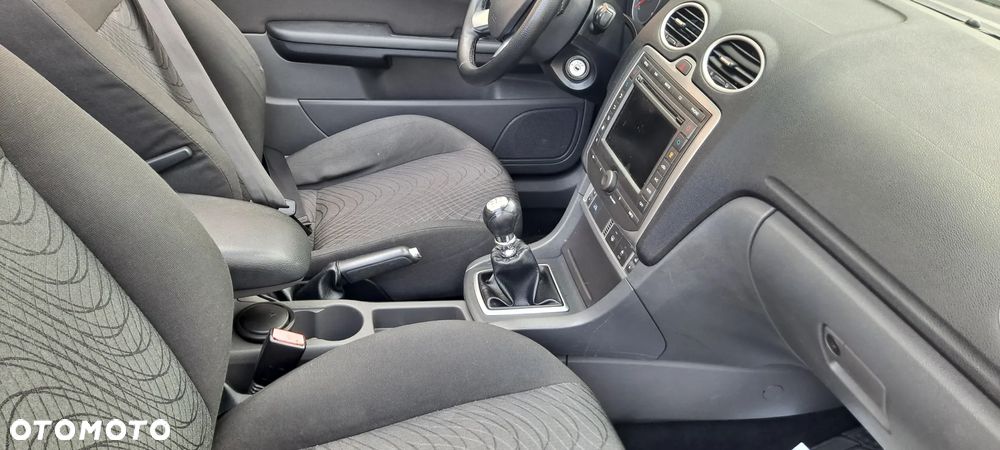 Ford Focus 2.0 TDCi DPF Titanium - 24