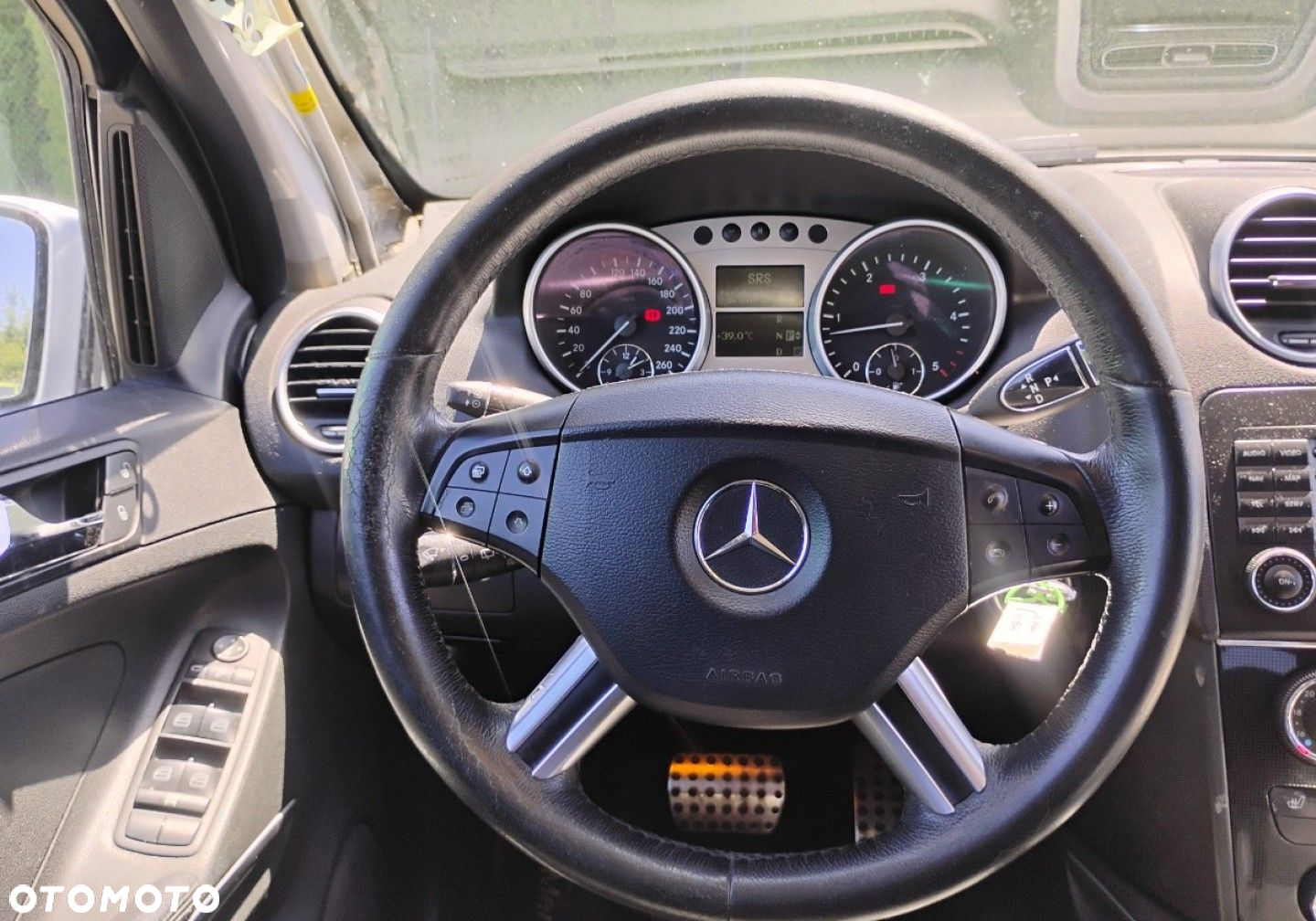 Mercedes-Benz ML - 12