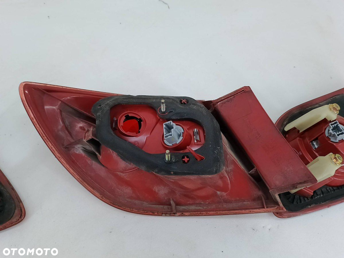 LAMPY TYŁ KOMPLET MAZDA 3 ( 99-09 ) P2912  P2913L  P2913R HATCHBACK - 11