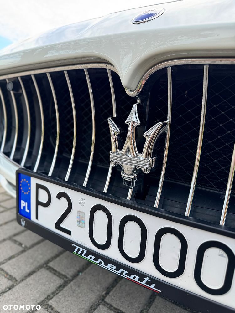 Maserati GranCabrio - 12
