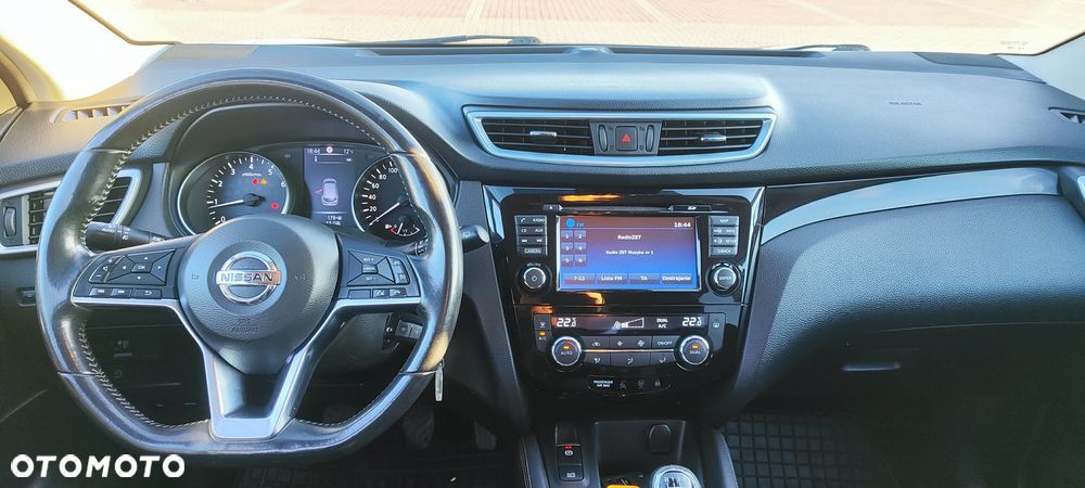 Nissan Qashqai 1.2 DIG-T N-Vision - 16