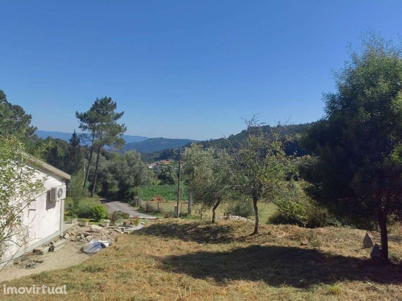 Ruína com terreno de 600m2 em Arcos de Valdevez - Grande imagem: 5/17