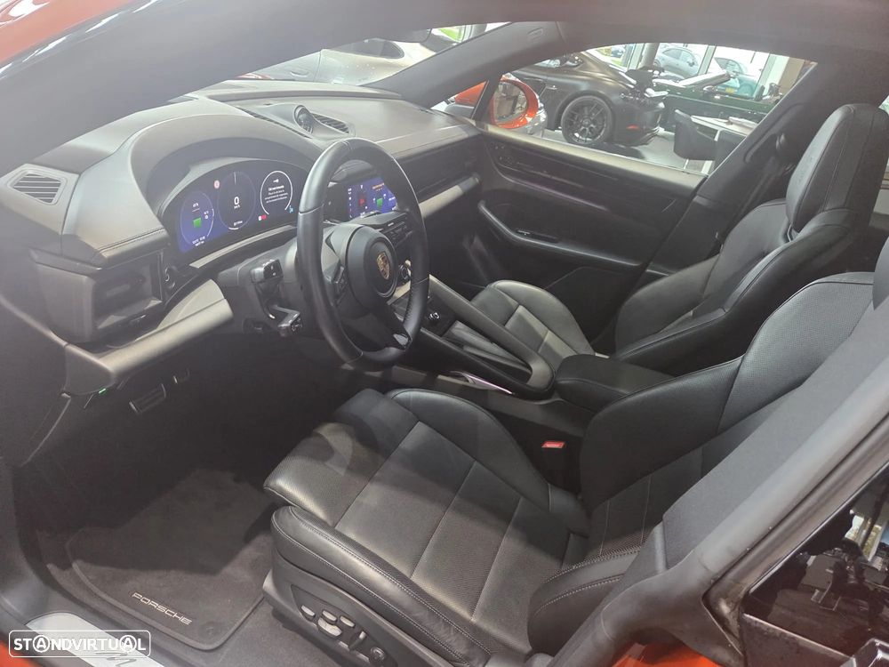 Porsche Macan Electric 4 - 4