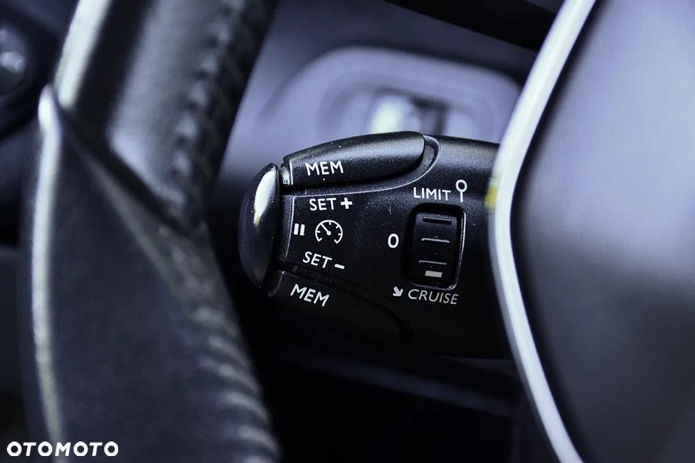 Peugeot Rifter 1.5 BlueHDI Allure S&S - 25