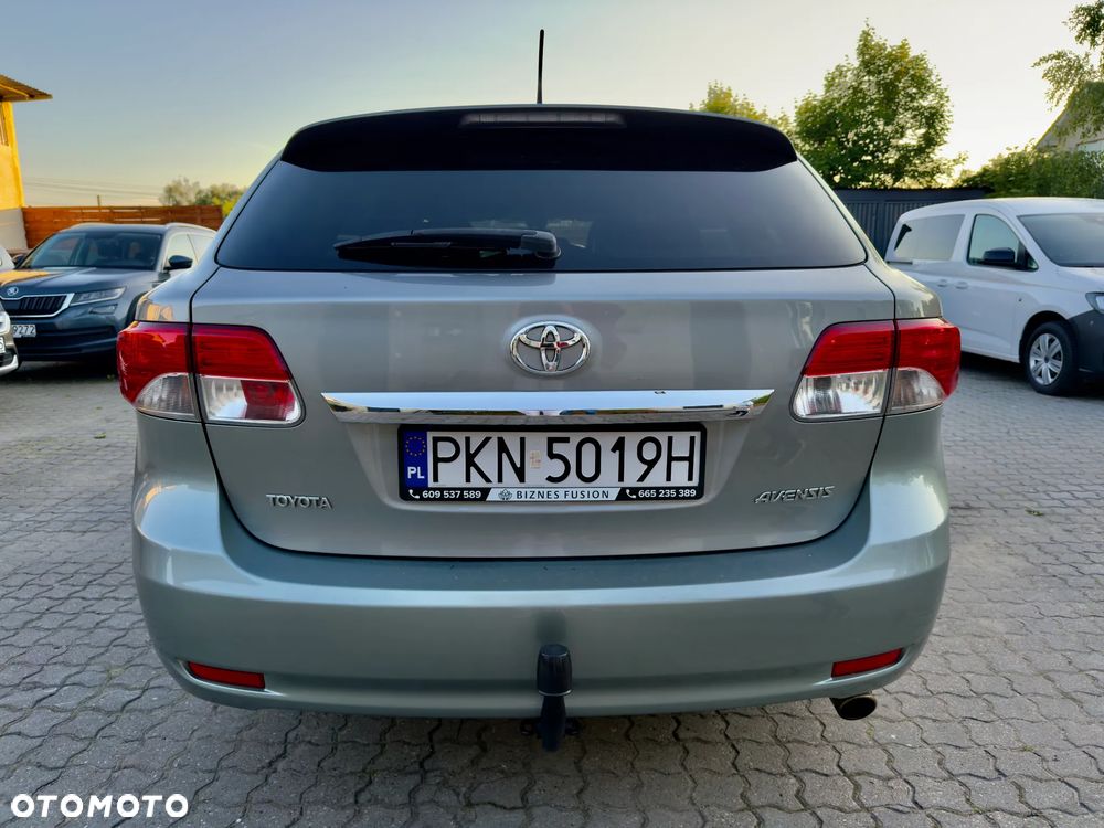 Toyota Avensis 2.0 Executive - 7