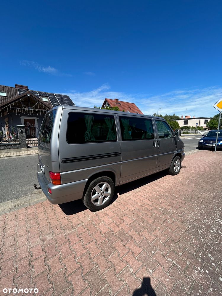 Volkswagen Multivan Standard - 11