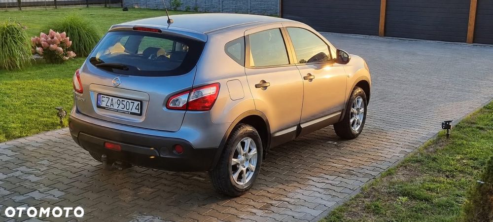 Nissan Qashqai - 2