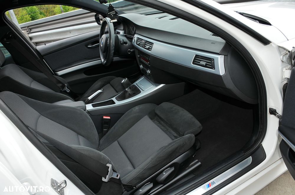BMW Seria 3 318i Edition Sport - 14