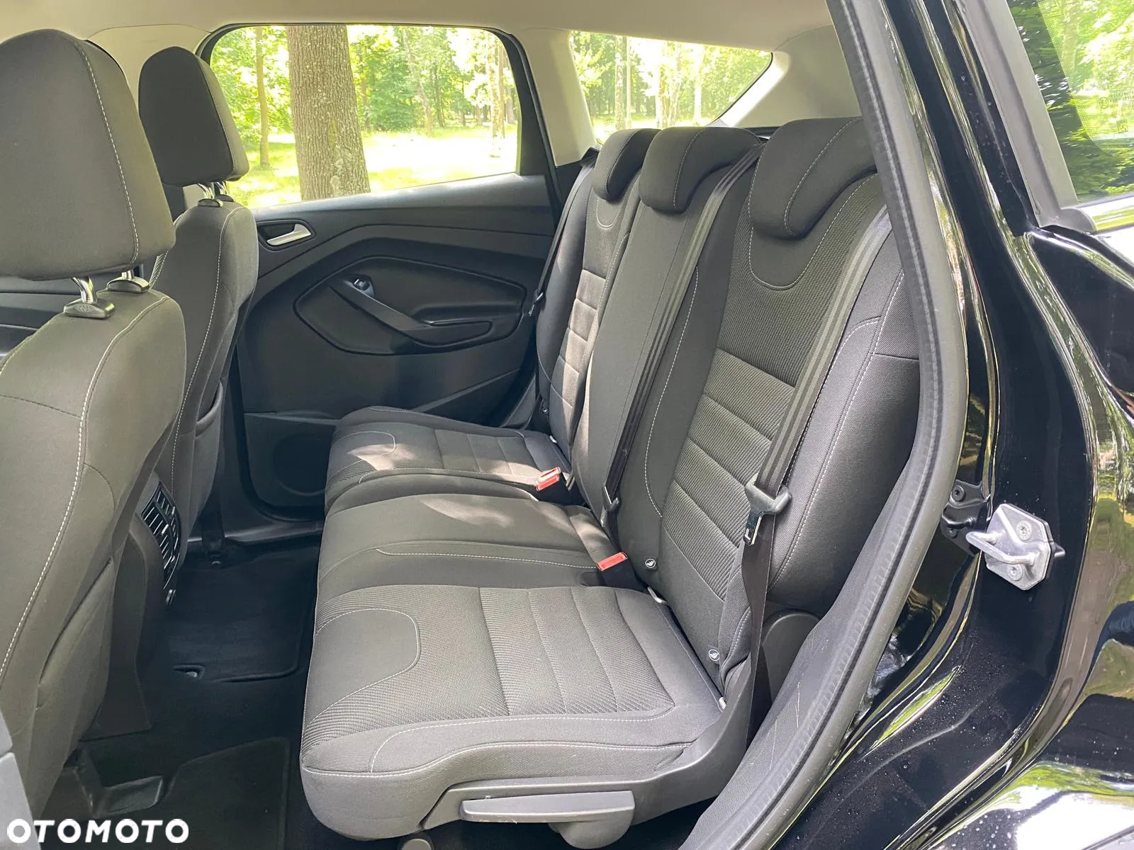 Ford Kuga 1.5 EcoBoost 2x4 Business Edition - 16