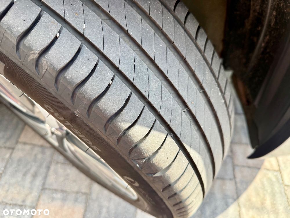 Toyota Avensis 1.8 Sol NAVI - 22