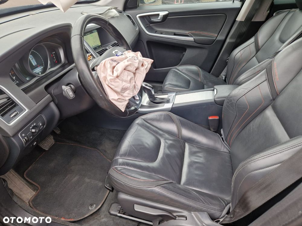 Volvo XC 60 D4 Drive-E Ocean Race - 12
