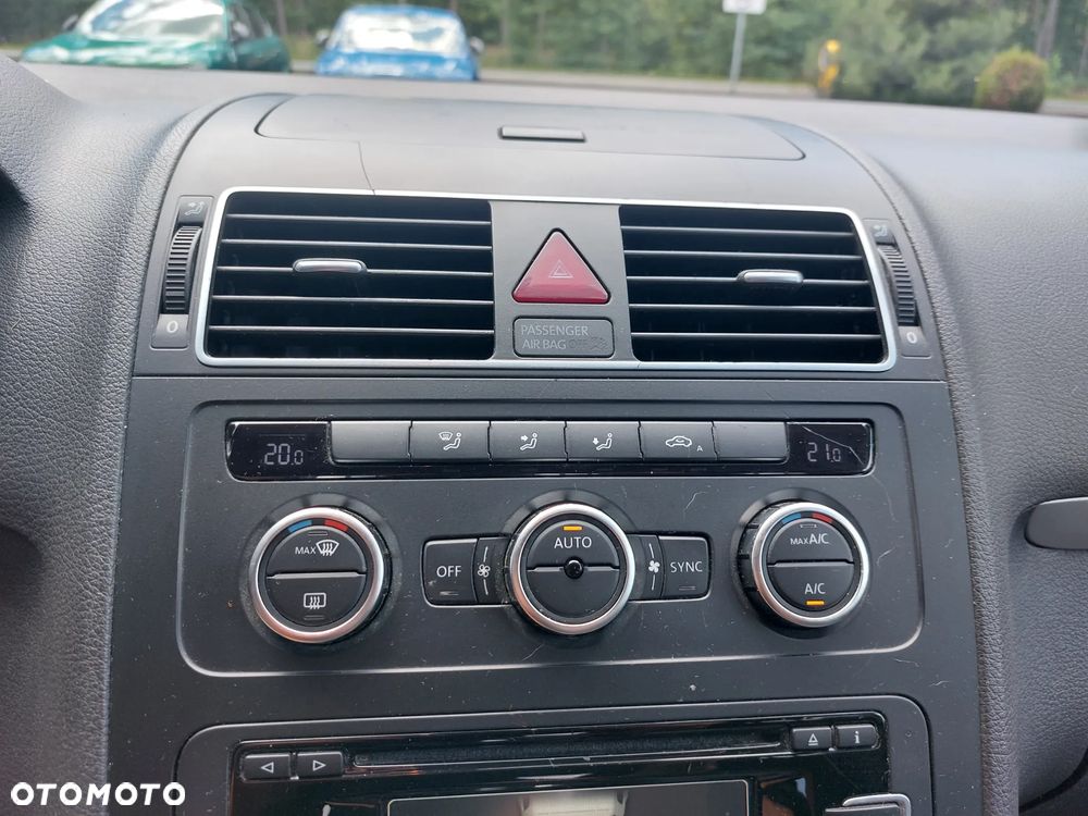 Volkswagen Touran 2.0 TDI DPF Comfortline DSG - 26