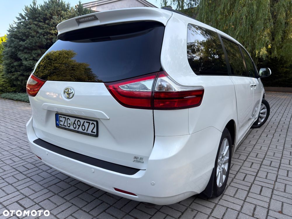 Toyota Sienna 3.5 V6 XLE AWD - 9