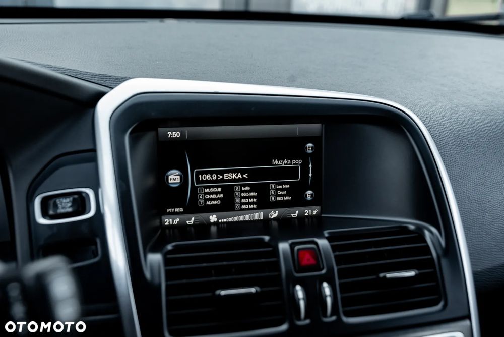 Volvo XC 60 D5 AWD RDesign - 33
