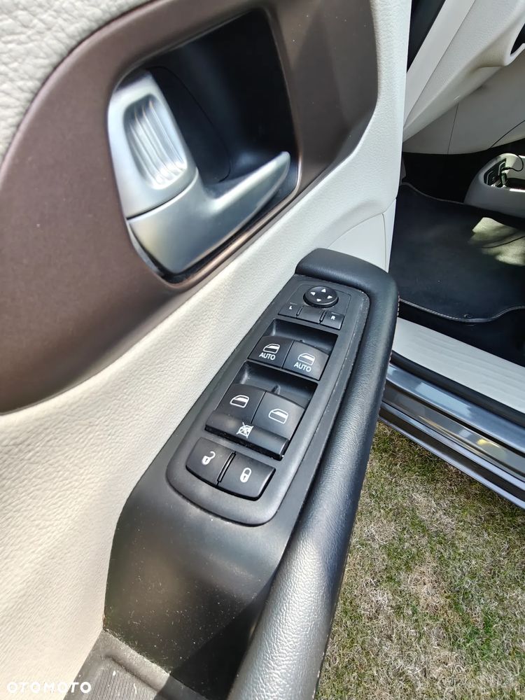 Chrysler Pacifica - 18