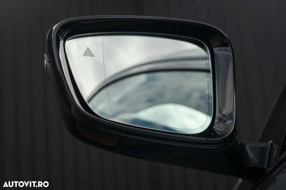 BMW Seria 3 330e Aut. M Sport - 34