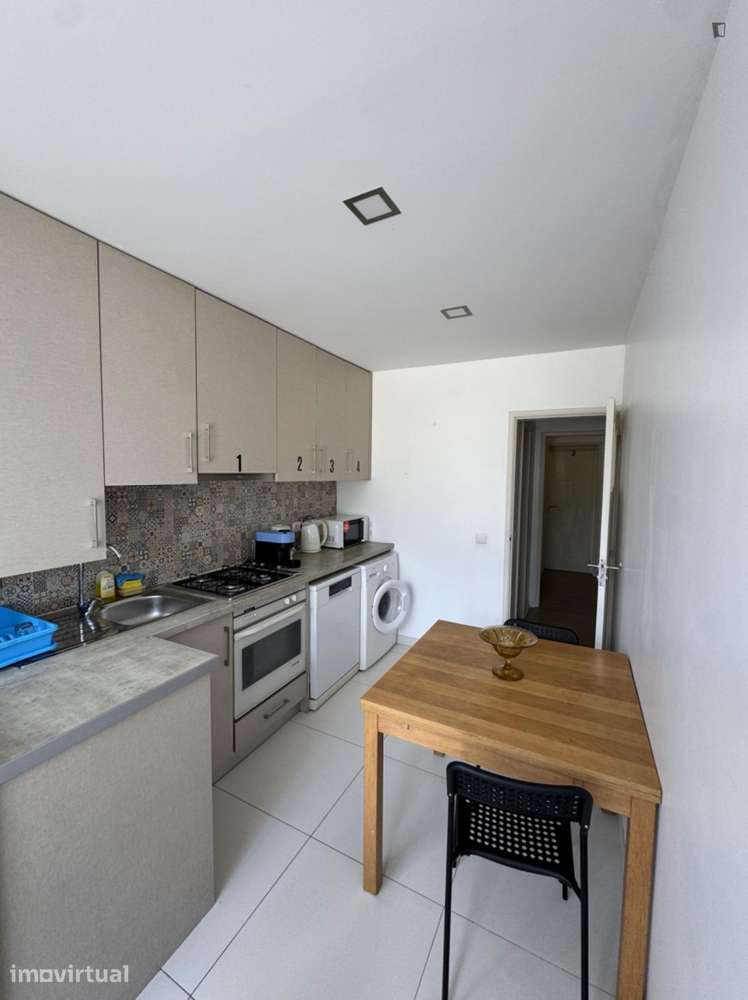 Quarto - localizado em São Romão Coimbra - Grande imagem: 5/11
