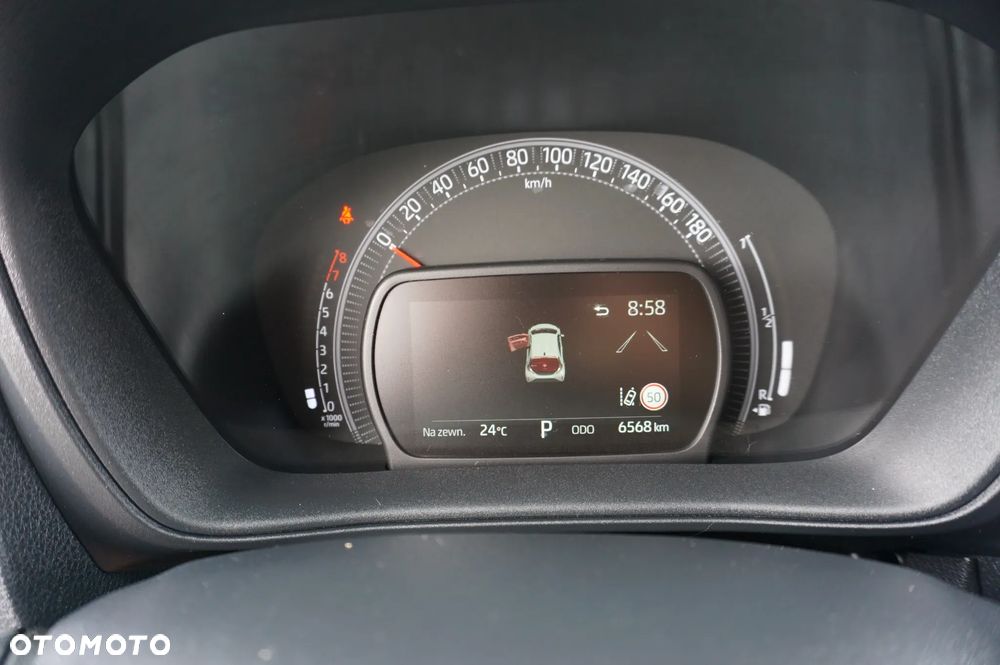 Toyota Aygo X x-shift x-play Team Deutschland - 35
