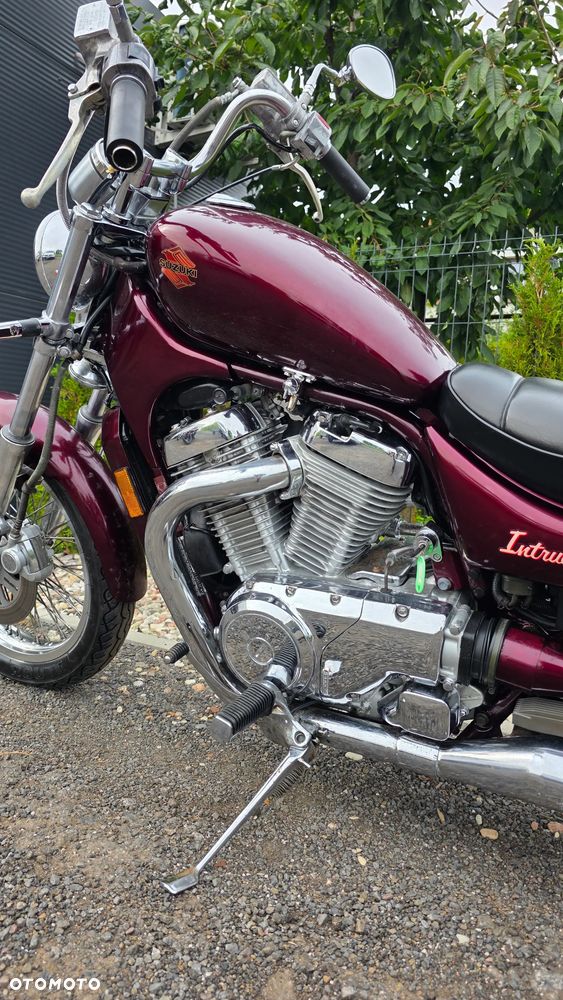 Suzuki Intruder - 8