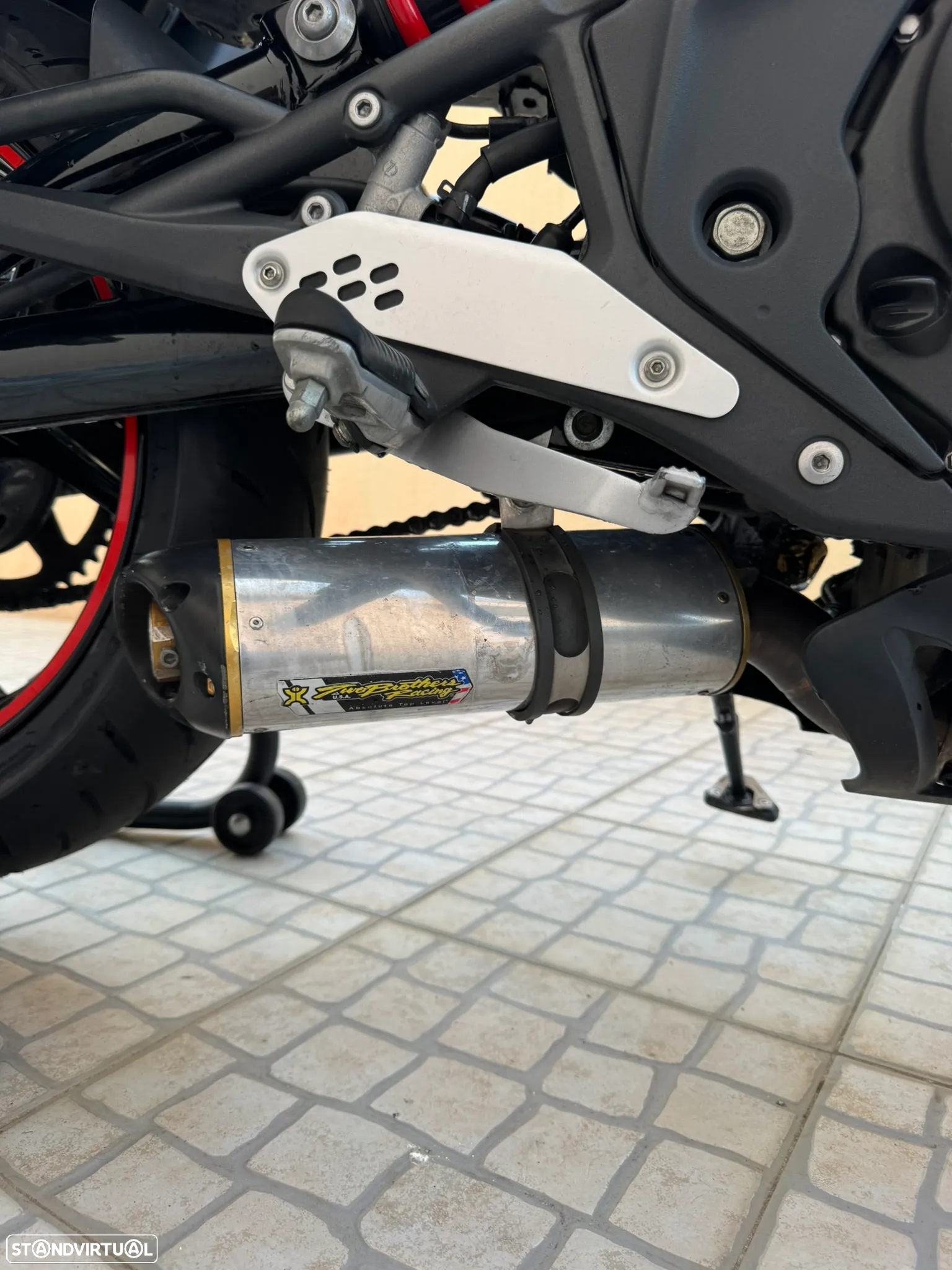 Kawasaki ER ER-6N - 8