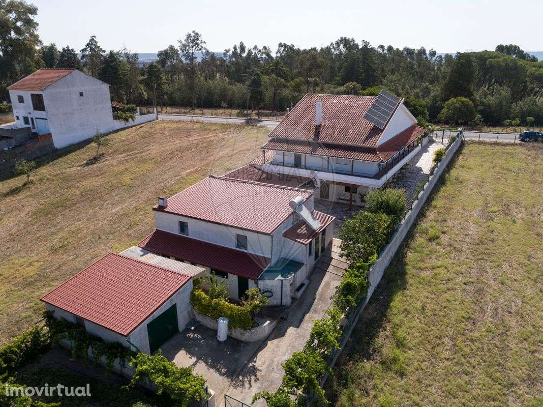 Moradia T4 para venda - Grande imagem: 2/17