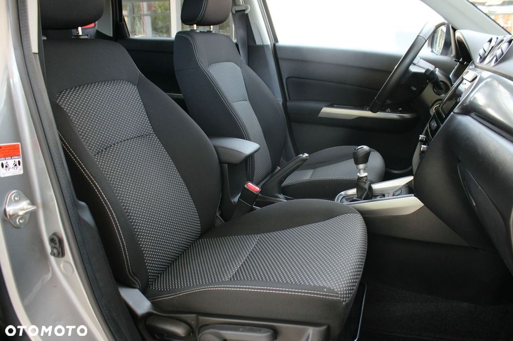 Suzuki Vitara 1.4 Boosterjet Premium 2WD - 9