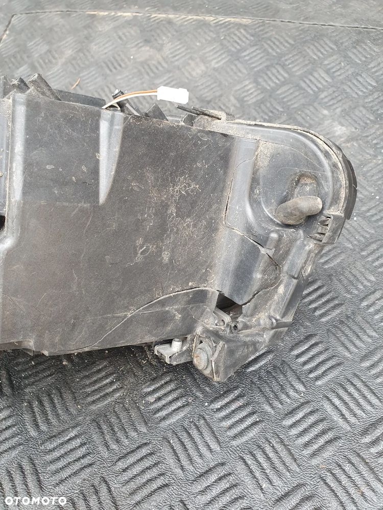 LAMPA BMW F10 F11 BI XENON SKRĘTNY PRZED LIFTEM PRAWA EUROPA 7203252-18 - 7