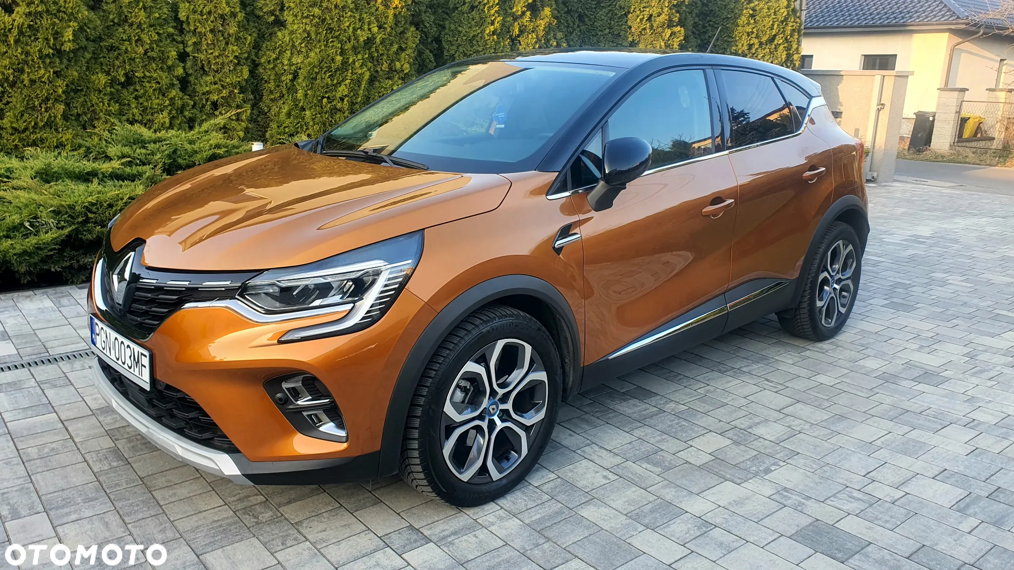 Renault Captur E-TECH PLUG-in 160 INTENS - 2