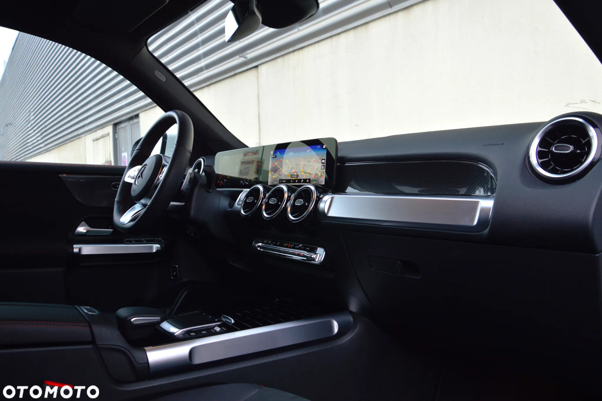 Mercedes-Benz GLB 200 4-Matic AMG Line 8G-DCT - 16