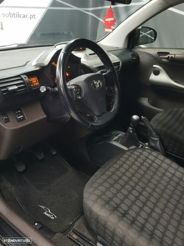 Toyota iQ 1.0 VVT-i Essential+AC - 1