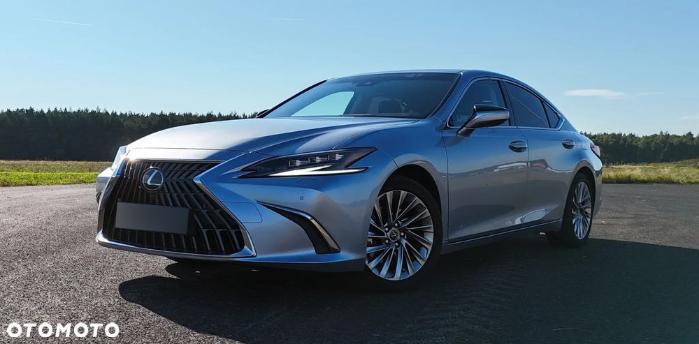 Lexus ES 300h Omotenashi - 1