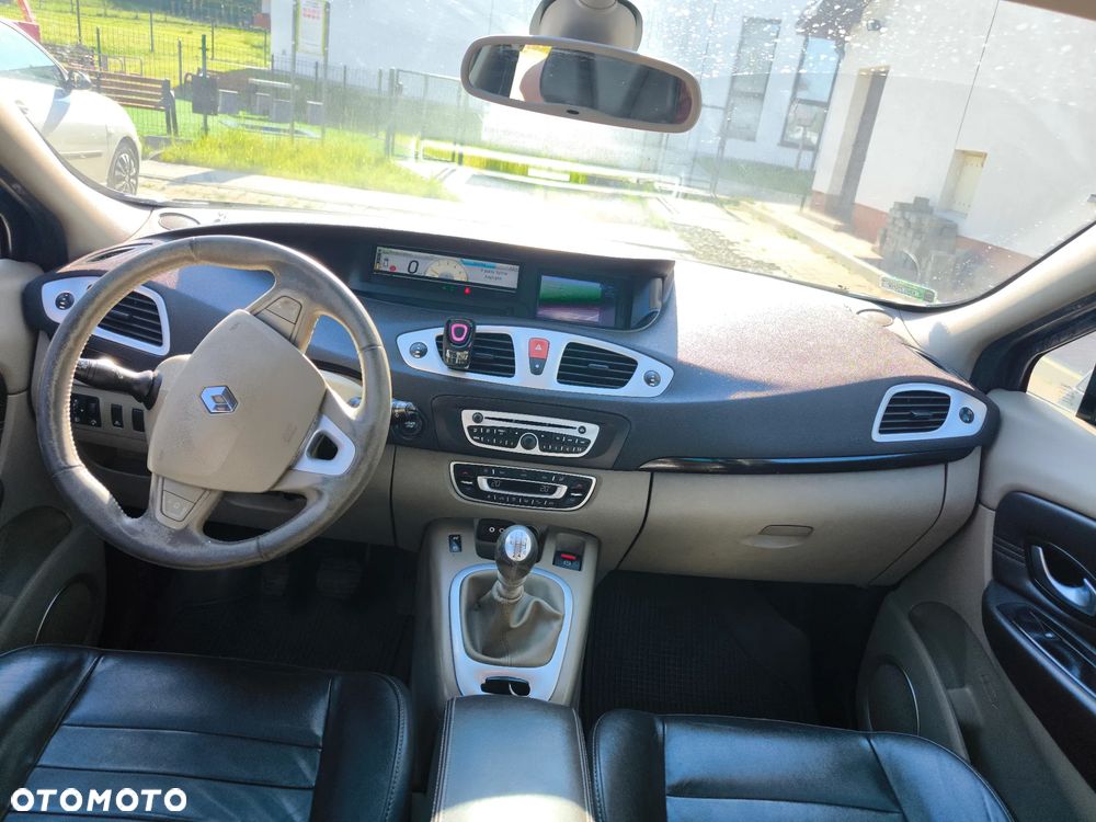 Renault Scenic 1.9 dCi Privilege - 10