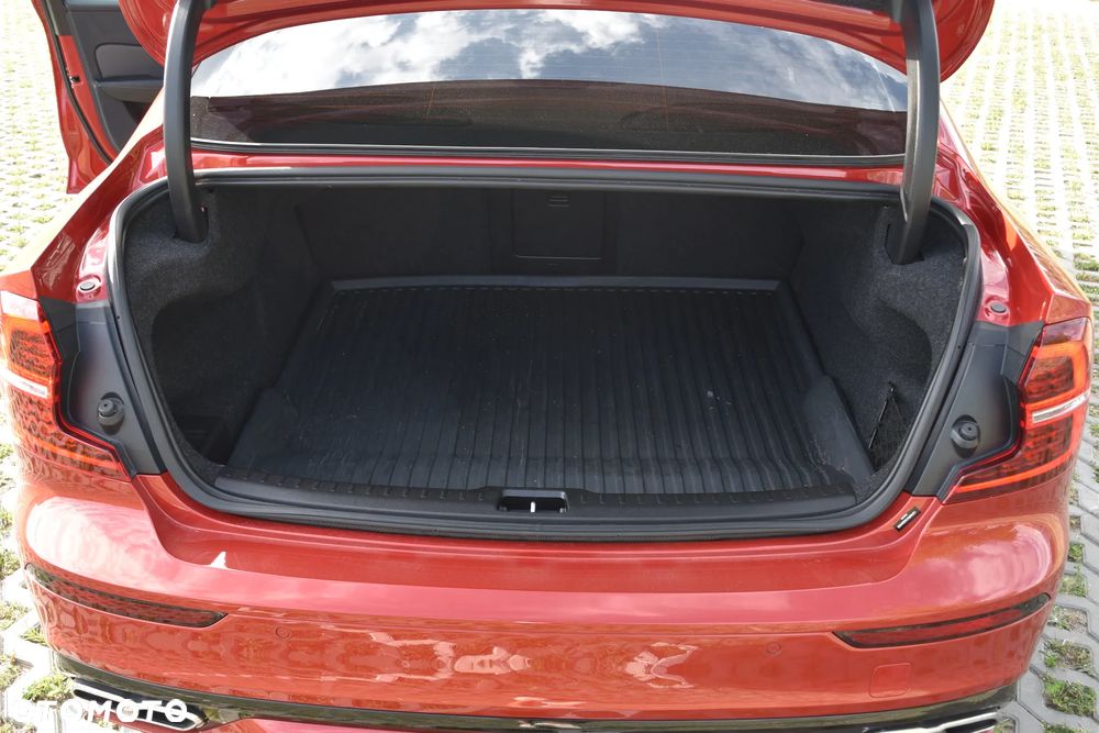 Volvo S60 T5 R-Design - 38