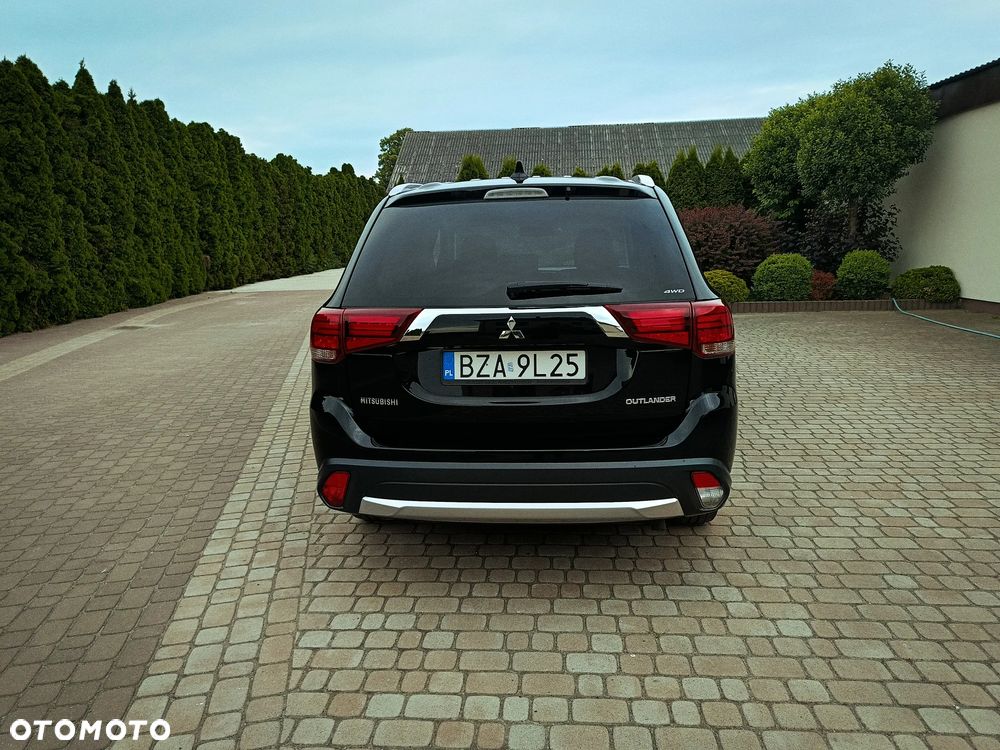Mitsubishi Outlander 2.2 DID Intense + - 6