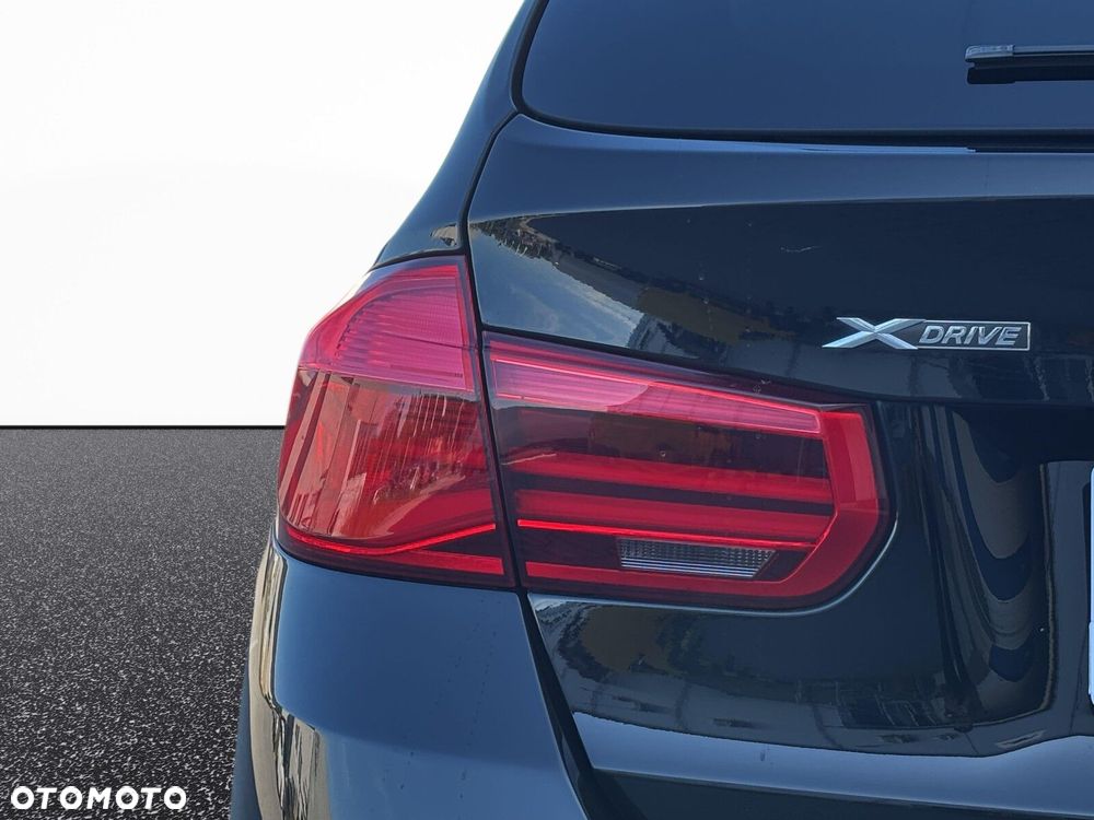 BMW Seria 3 320i GPF xDrive - 13